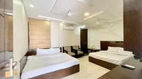 HOTEL R B ! Haridwar, Near Har ki poddi and MANSHA MATA TEMPLE & Railway station, Spacious, and Fully Air Conditioned Rooms with wifi, BEST HOTEL IN HARIDWAR